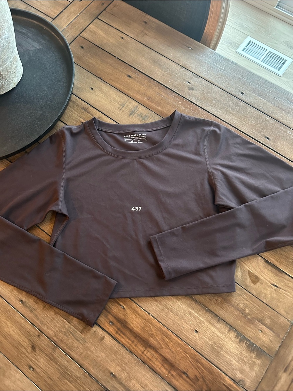 437 Long Sleeve Crop Athletic Brown Top L